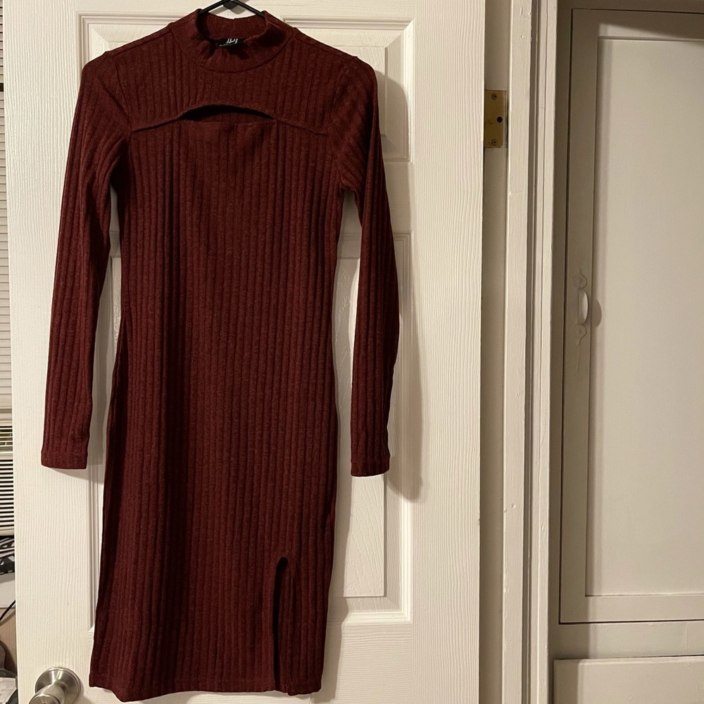 Derek Heart Burgundy Ribbed Midi Dress
